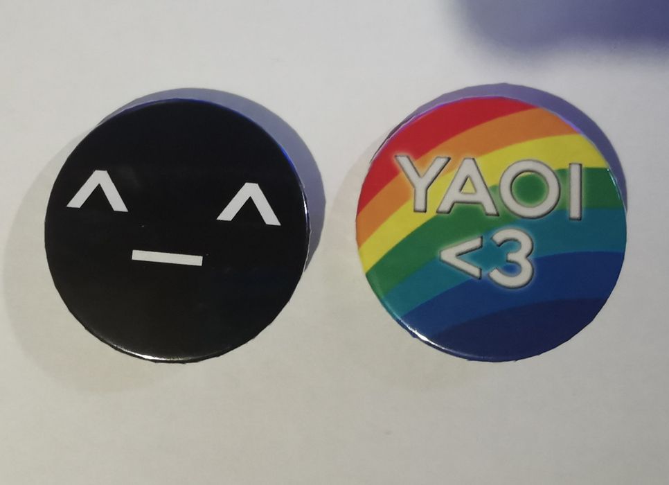 Przypinki mix emoji yaoi tęcza