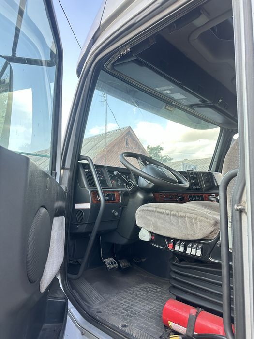 Тягач VOLVO VNL 660 2002р