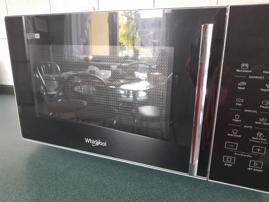 Mikrofala Whirlpool