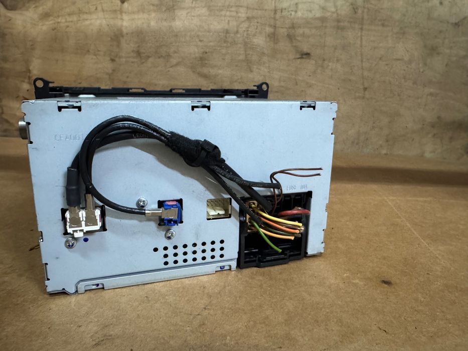 Radio Mercedes W204 C200 C220 A20490.07202 \ A2049.015401