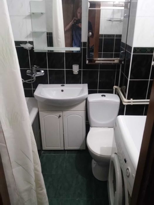 Ж\Д вокзал и Дом офицеров 1к квартира почасово и посуточно.