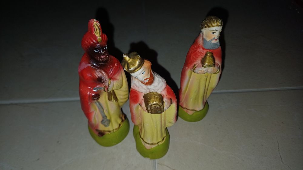 Presépio antigo com figuras de 20cm