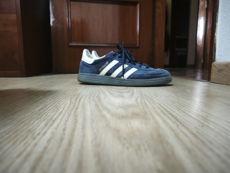 Tênis Adidas special