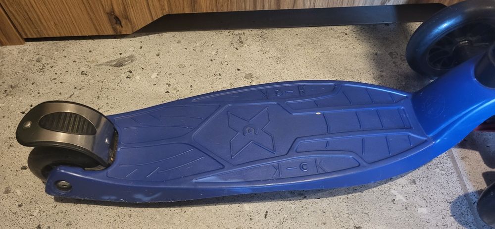 Hulajnoga maxi micro deluxe niebieska