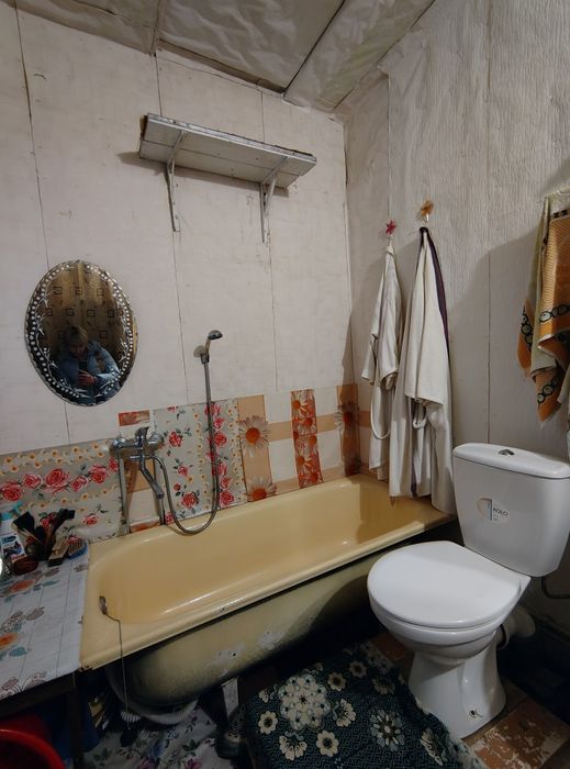 Затишний півособняк з усіма комунікаціями!