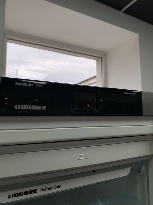 Морозильна камера Liebherr GNEF 4335