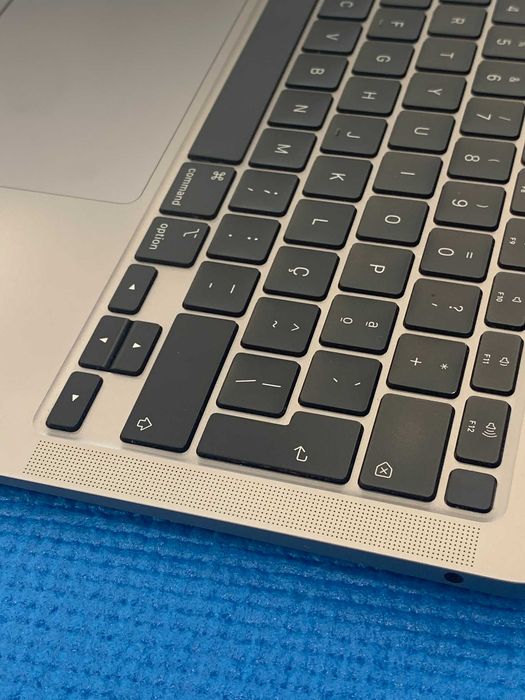 Apple MacBook Air 13” 2020 – Space Gray - Imaculado