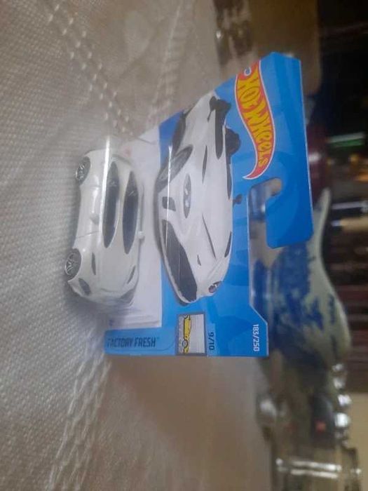 HOT Wheels Aston Martin v12 speedster factory fresh 9/10 mattel