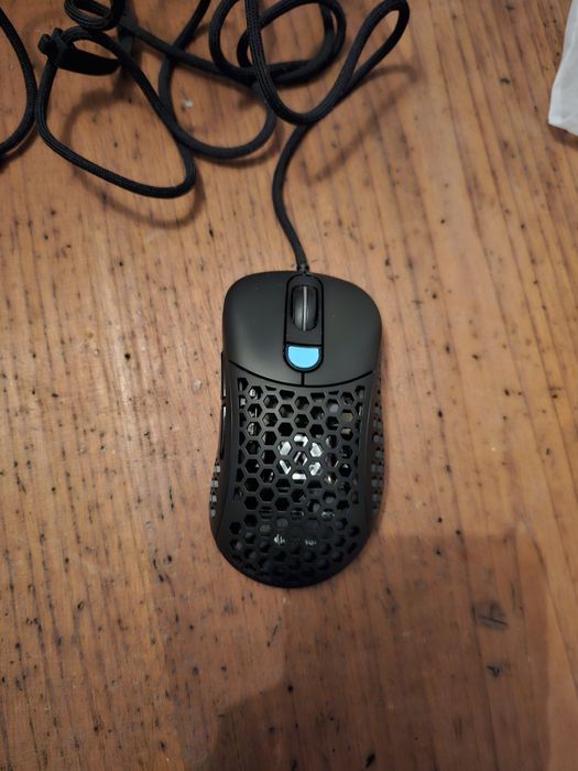 Rato Sharkoon Light 200