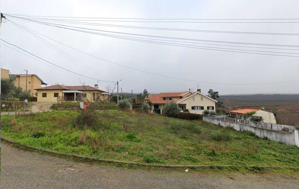 Terreno de 512m² em Armamar Aprovado