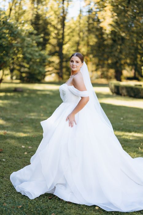 Продам весільну сукню-зерфірку Innocentia(Novias)