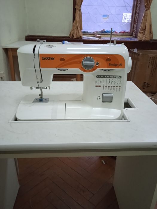 Стол для швейной машинки