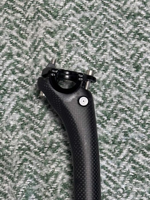 Sztyca podsiodłowa karbonowa matowa 400x27.2 mm OFFSET