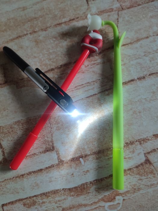 3 długopisy różne