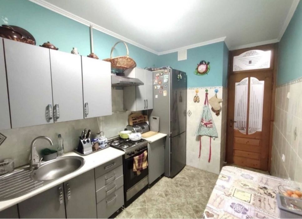 Продам 3-кімнатну панельку Бульвар Героїв Крут