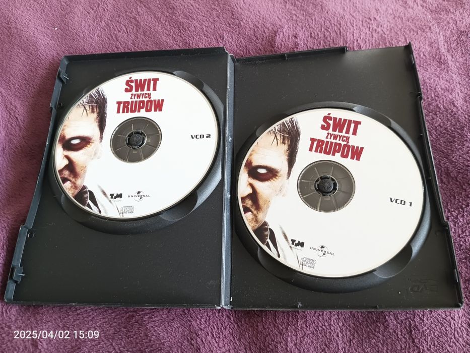 Świt żywych trupów - Film na dwóch płytach VCD - polski lektor