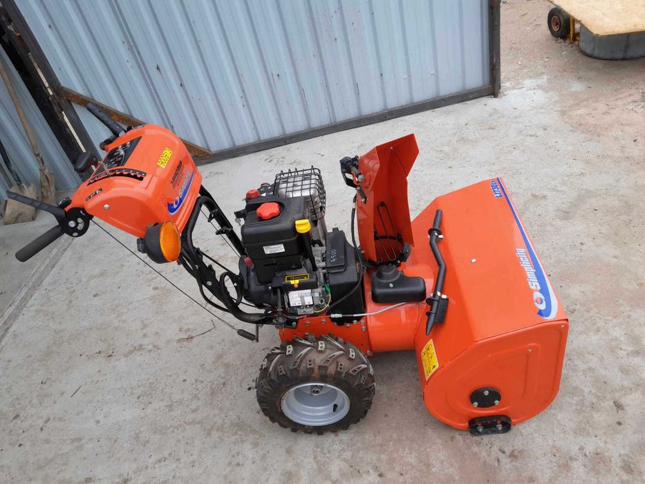 Odsniezarka Simplicity-Nowa z silnikem Briggs & Stratton