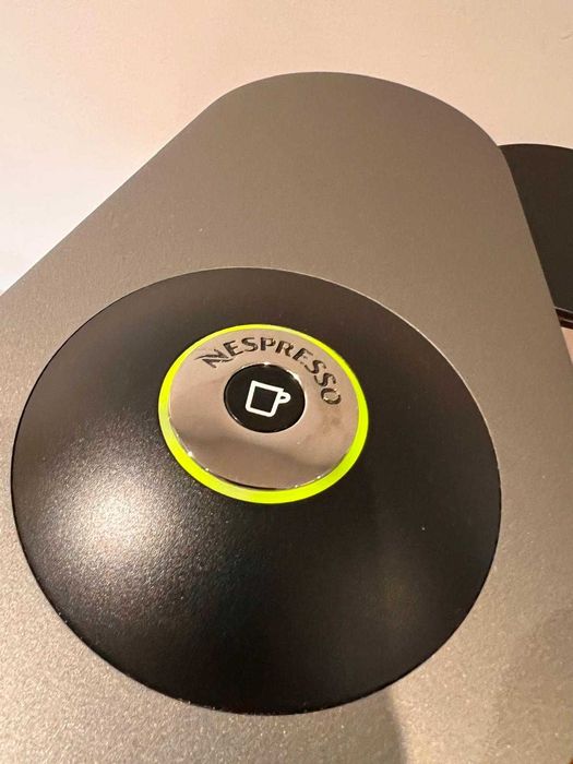 Nespresso VertuoPlus Deluxe Titan