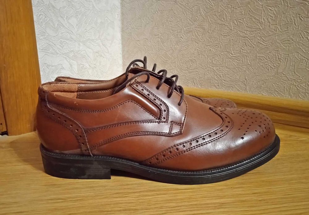 Мужские туфли Milano, Чоловічі туфлі броги. З Англії. Оригінал. Нові