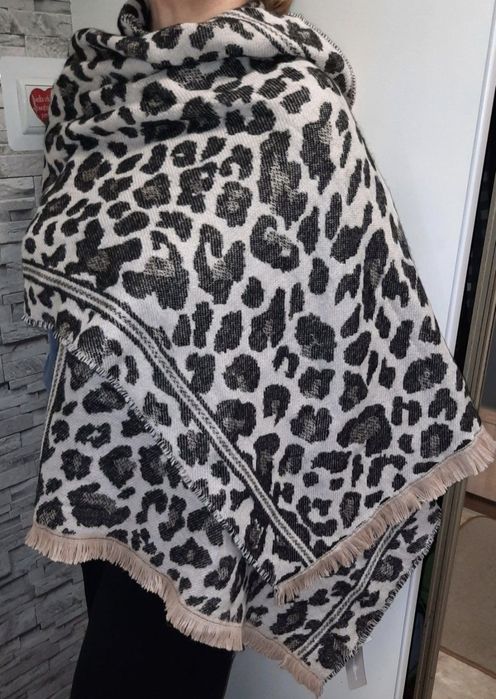 Szal w panterkę Bijou Brigitte Nowy,Prezent