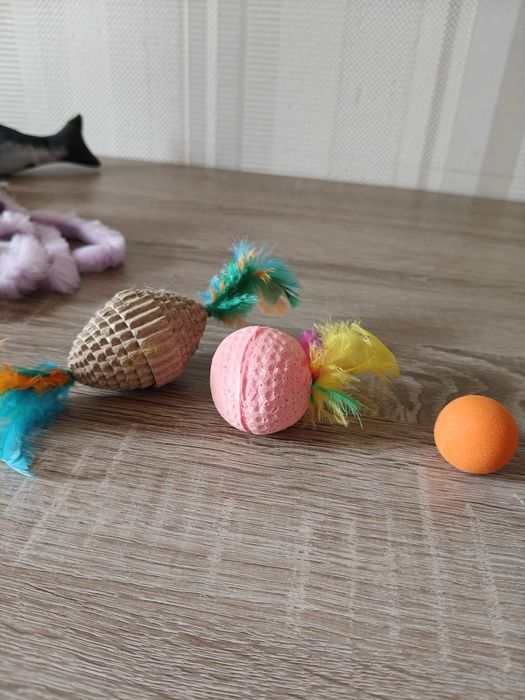 Іграшки для кота