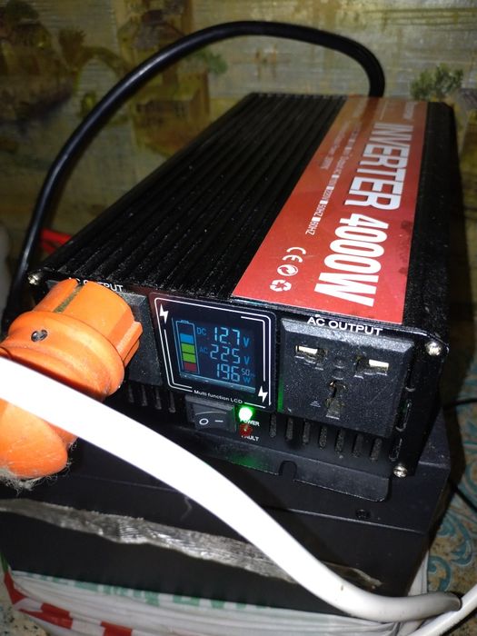 Зарядна станція. Акумулятор,  джерело бесперебійного живлкння, інверто