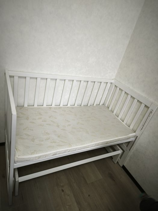 Ліжко дитяче з матрацом