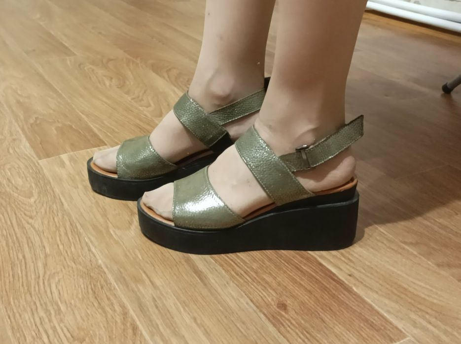 Босоніжки жіночі. Розмір - 37. Ціна 199 гривень.