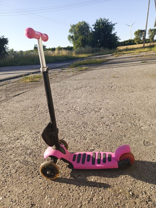Różowy jeździk, Milly Mally, Scooter Little Star, hulajnoga 3-kołowa,