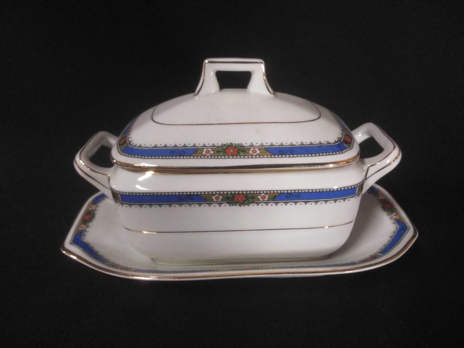 Vista Alegre - Molheira com base apresentadora marca de 1924 a 1947