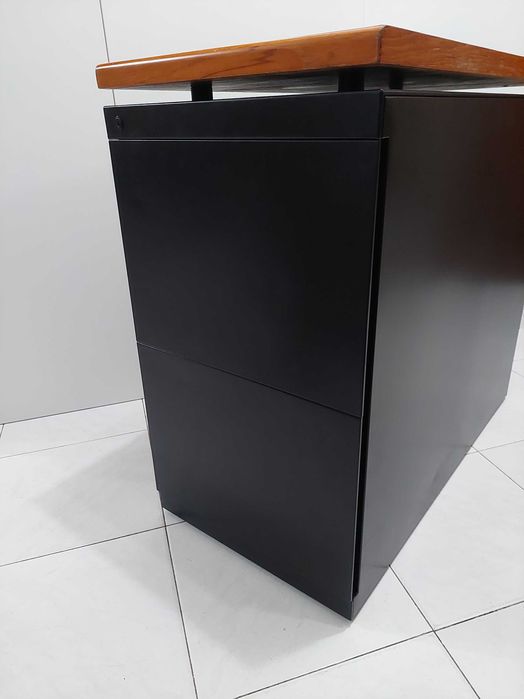 Módulo / Bloco Garaveta metal com chave tampo madeira Tem rodízios