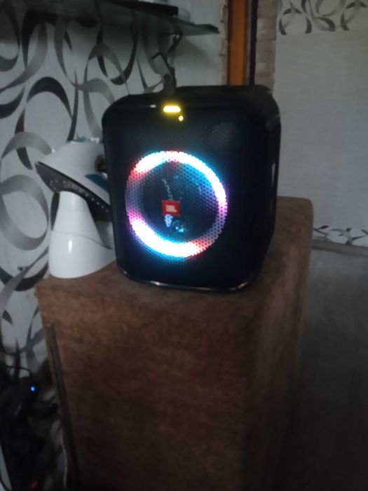 колонка JBL Partybox