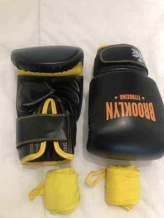 Luvas de box (como novas, usadas 1 vez)