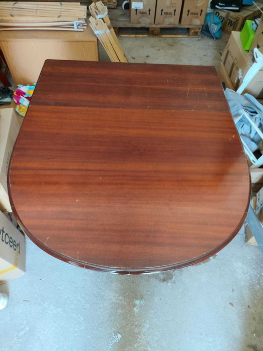 Mesa de jantar extensível em cerejeira