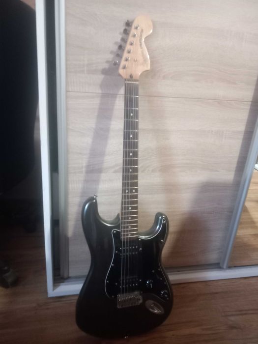 Gitara Squier Stratocaster czarna