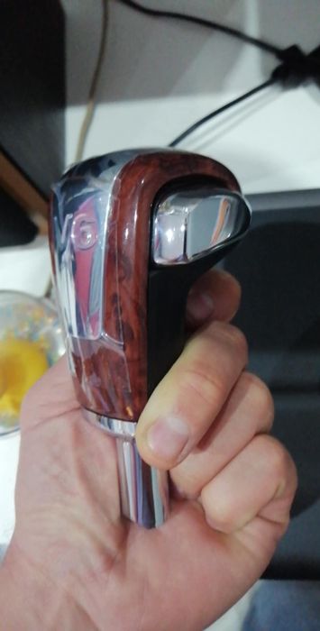 Gałka zmiany biegów automat Skoda Superb 1