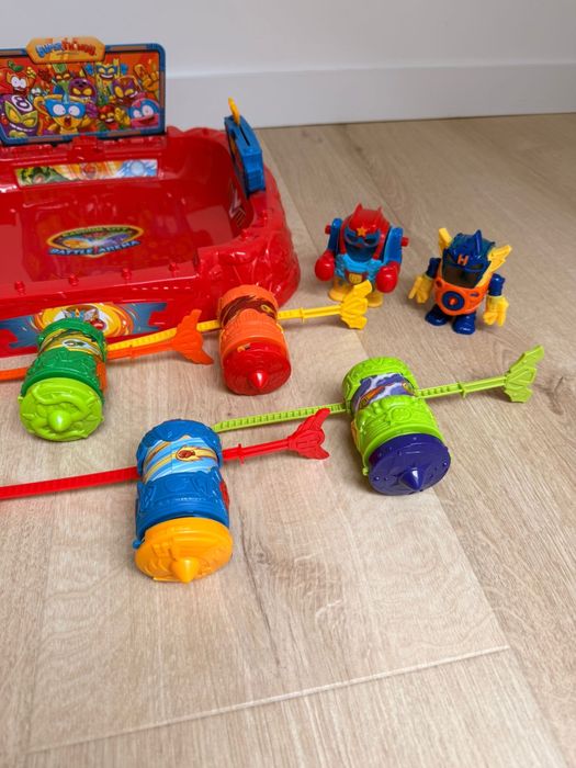 Super Zings( Things) zestaw Battle Arena, dodatkowo 2 spinery ,4 roboty extra 2  zlote super thinksy