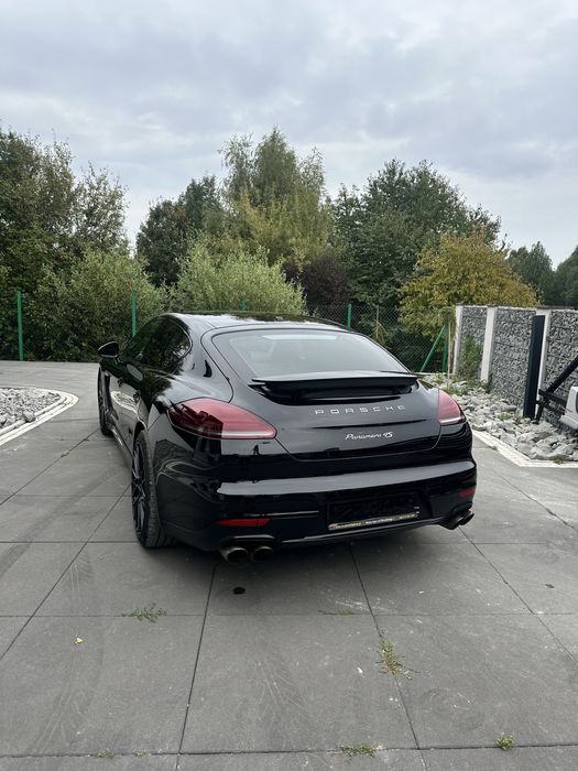 Porsche Panamera 4s