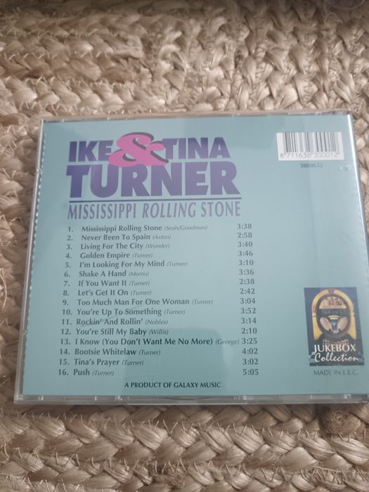 CDs de música em bom estado