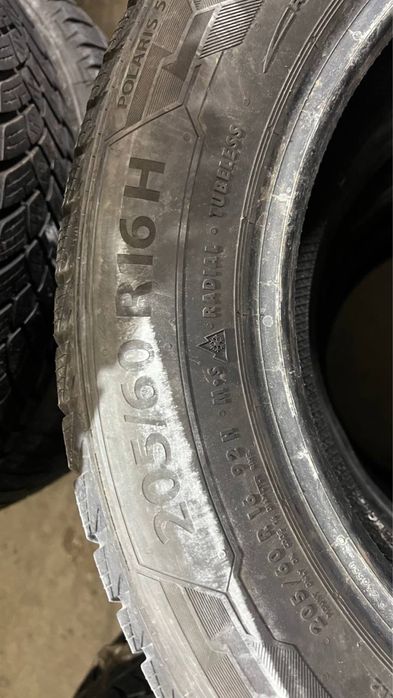 Комплект зимової гуми 205/60/16