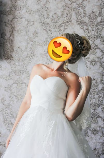Продам весільну сукню