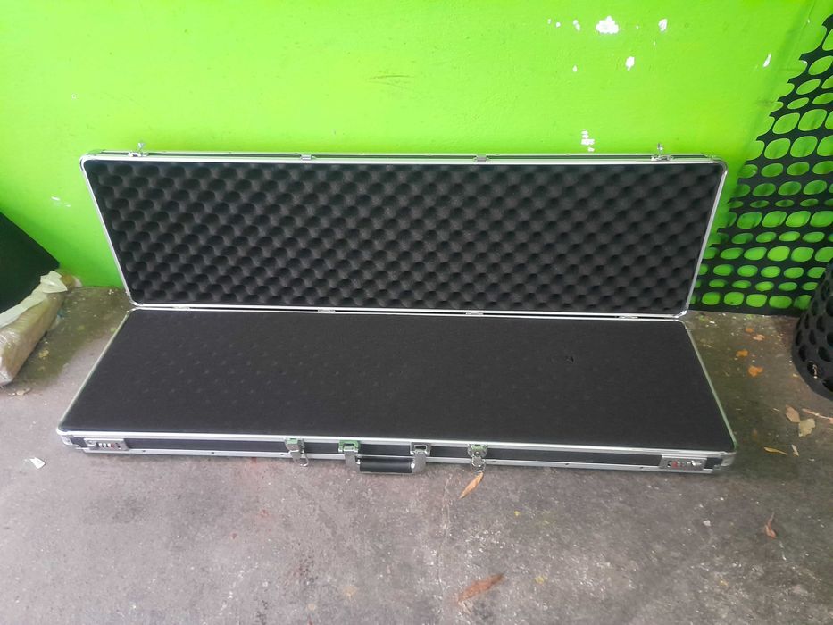 Kufer Walizka skrzynia case pokrowiec aluminiowy