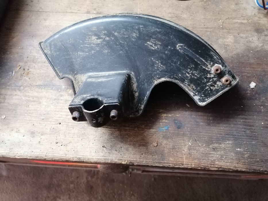 Protecção de roçadora usada