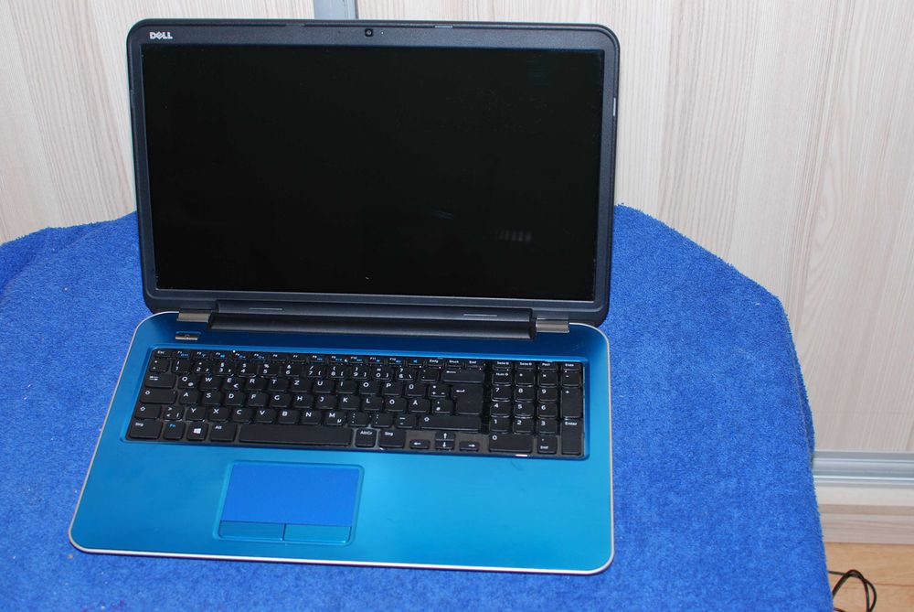 Laptop Dell P17E Intel i5 17,3" LED 8/1000GB grafika Radeon 2 GB