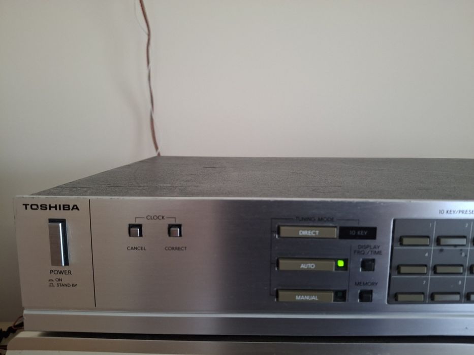 Tuner Toshiba ST-S30