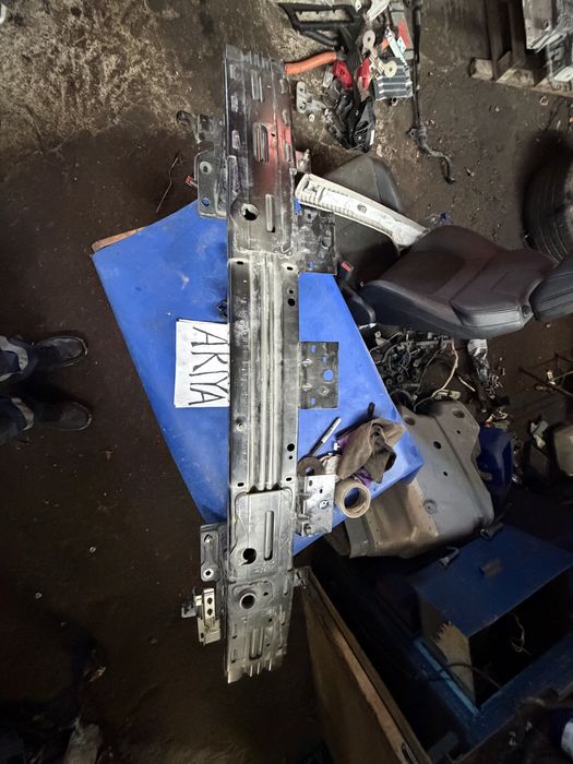 Підсилювач переднього бампера   Nissan Ariya  2023-26