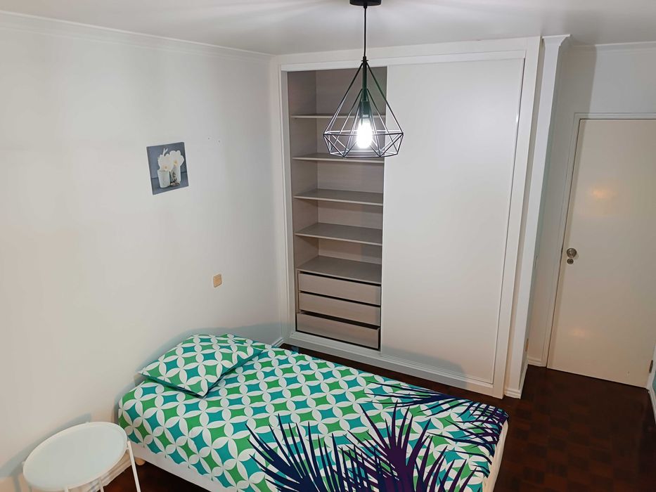 Quarto em Leiria, Despesas incluídas