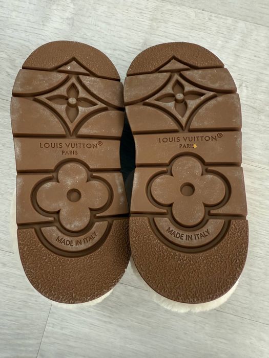 Замшевые мюли Louis Vuitton