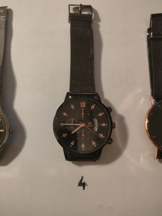 Relogios de pulso para homem trabalham a  pilhas