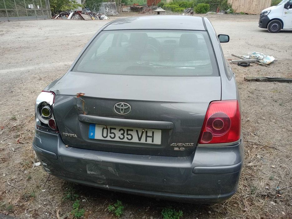Toyota Avensis 1.6 2005 (acidentado)